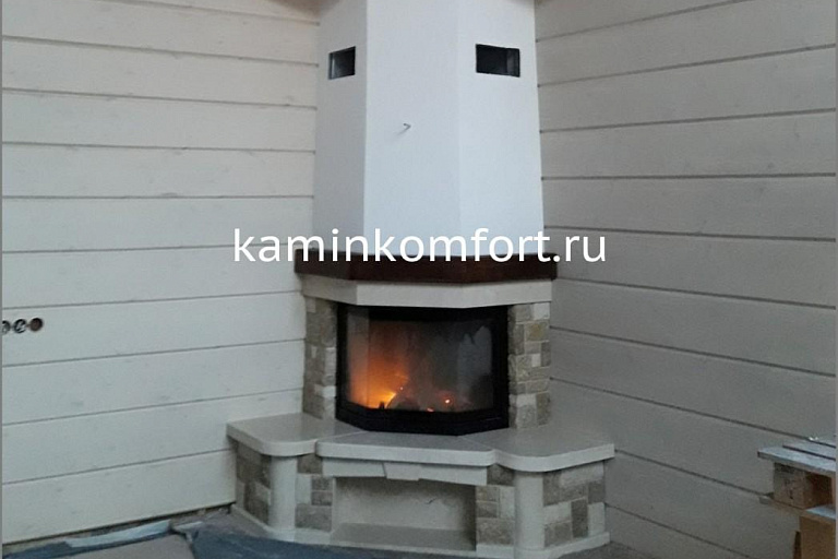 Угловой камин из натурального камня