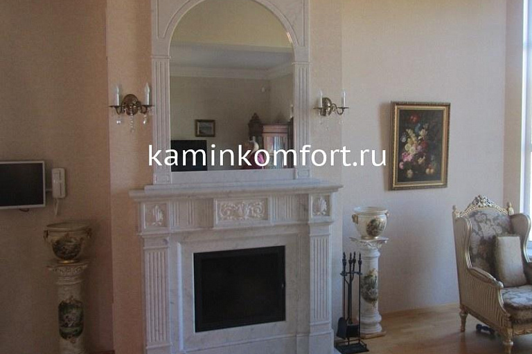Авторский портал для камина с зеркалом