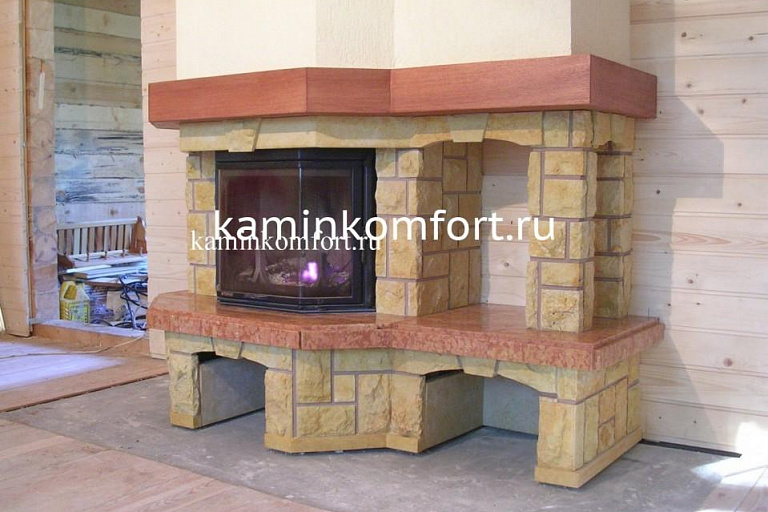 Камин в стиле "кантри" с топкой Sapfir