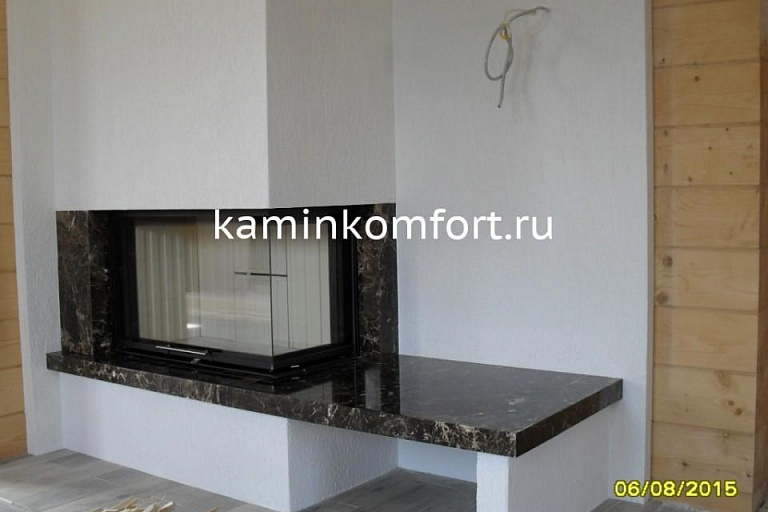 Пристенно угловой камин с топкой Spartherm